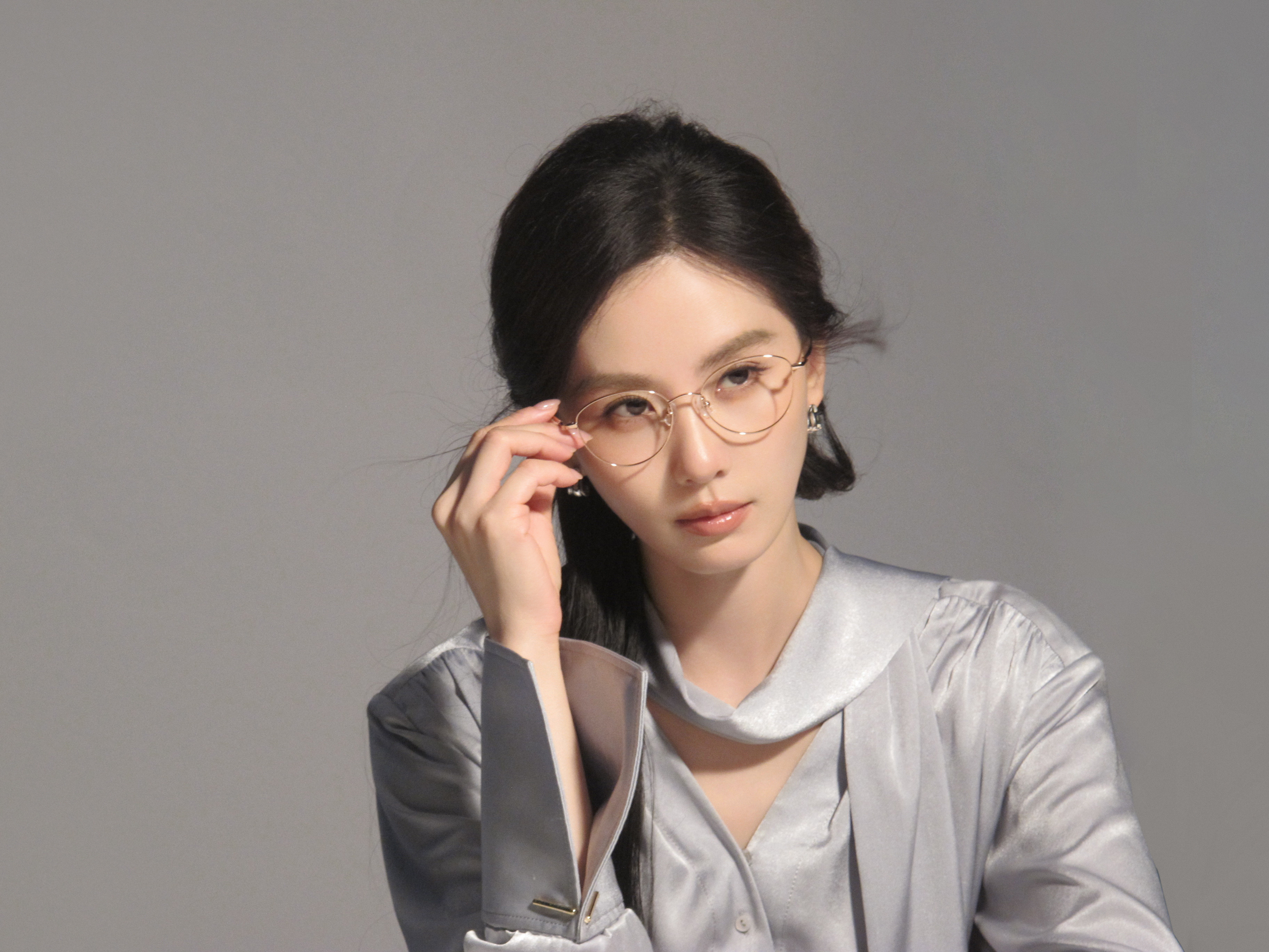 刘诗诗花絮图来啦～太美了，请猛猛查收这个眼镜诗的每一张美图