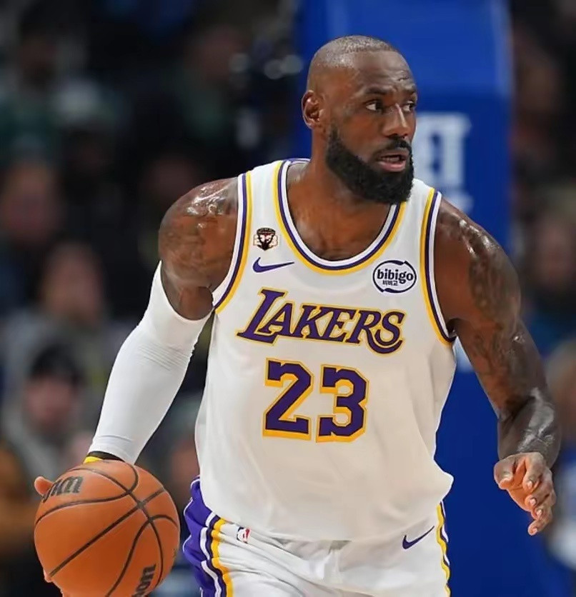 湖人vs公牛恕我直言！湖人客场129-118击败公牛，个人认为主要是以下三点原因