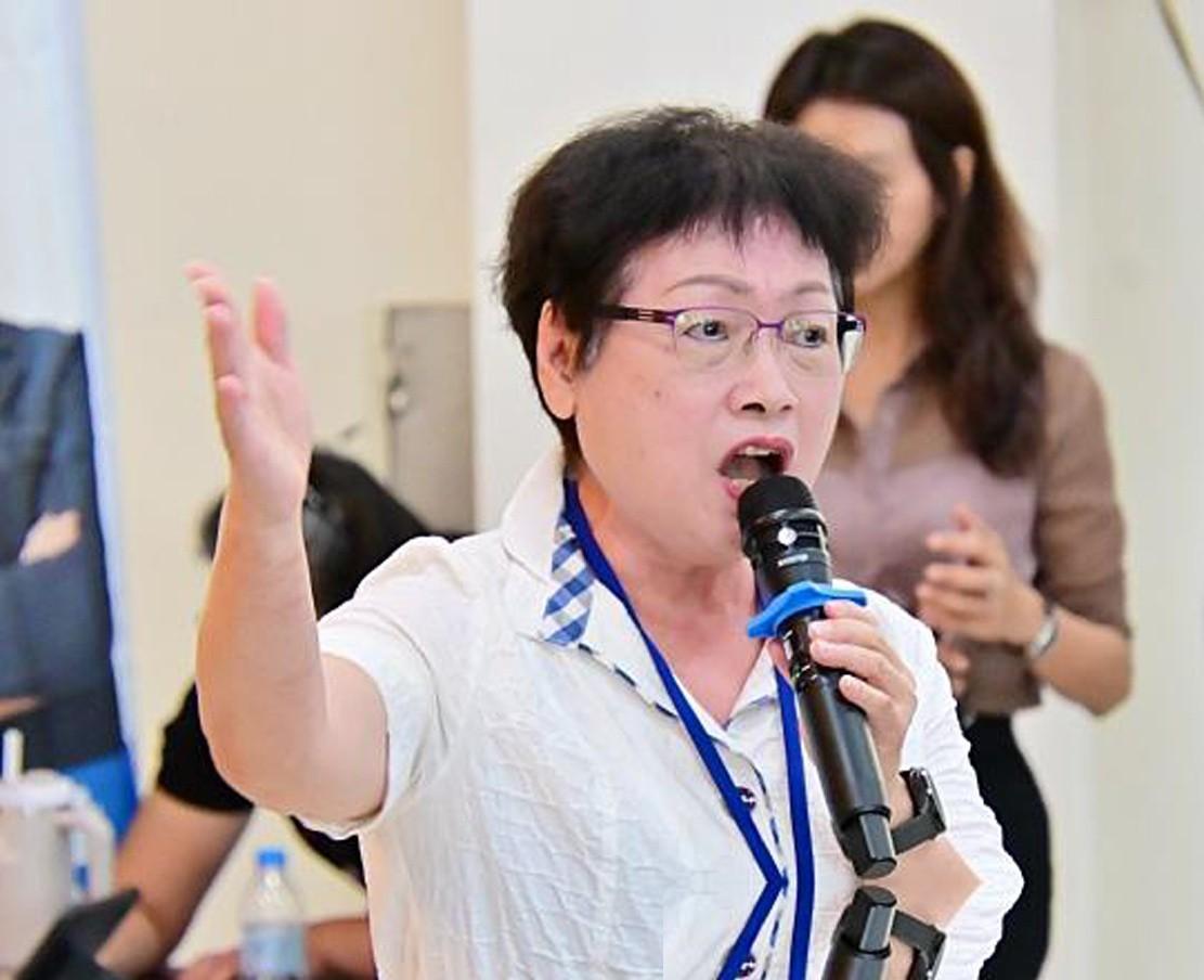 国民党这次在基层是真见热火了！28日这天，国民党主席郑丽文直接跑到了彰化县，专