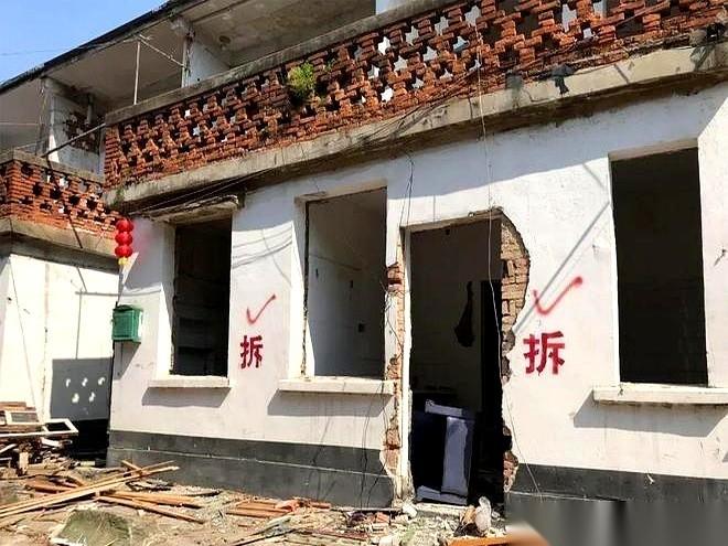 新乡2026年的拆迁地图，摊开了。几个大红圈，直接框住了红旗区、卫滨区、牧野区好