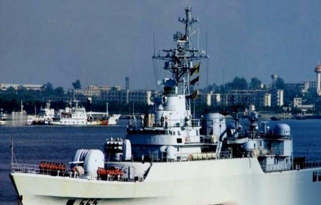 刷到个消息，说咱们准备把7艘护卫舰“半卖半送”给印尼。第一反应是，咱这么大方了