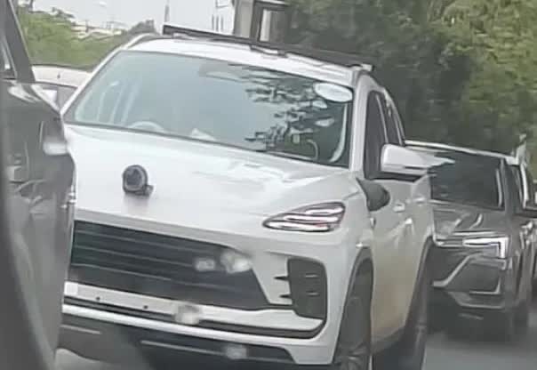 听说奇瑞的新车？这外形你们觉得怎么样？是不是像某两个车型的结合体？