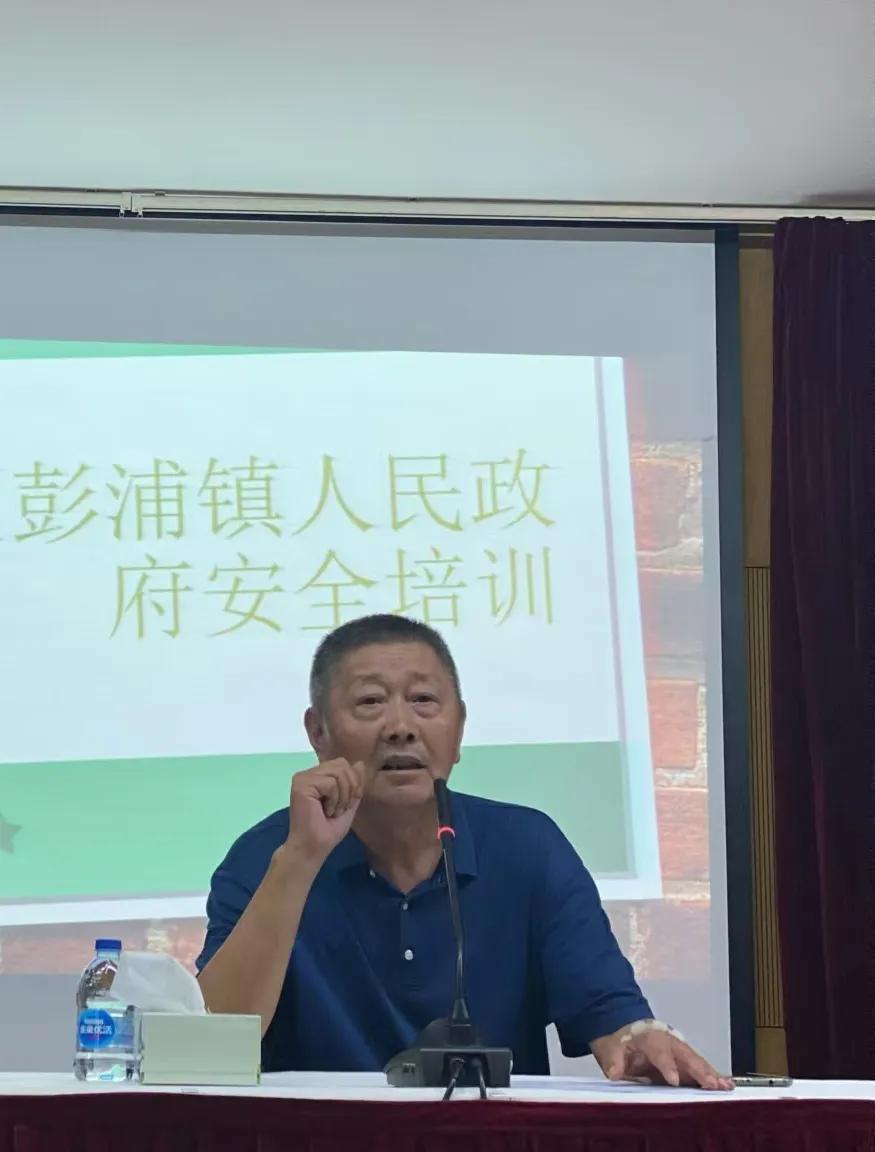 说起庄子，人们自然会想起他的逍遥游，他在中国文化史上绝对是一个亮点，他说＂至人无
