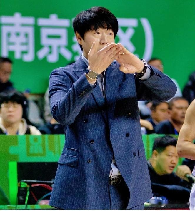 邱彪放弃了今年的选秀是对的，前几年选的好几个新秀都没有打出来，现在山东高速男篮还