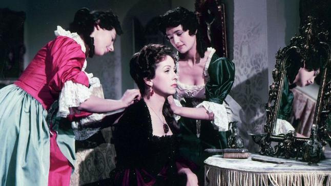 香水的发明是为了遮盖体臭的，公主裙的发明是为了随时蹲下大小便的，而高跟鞋的发明，