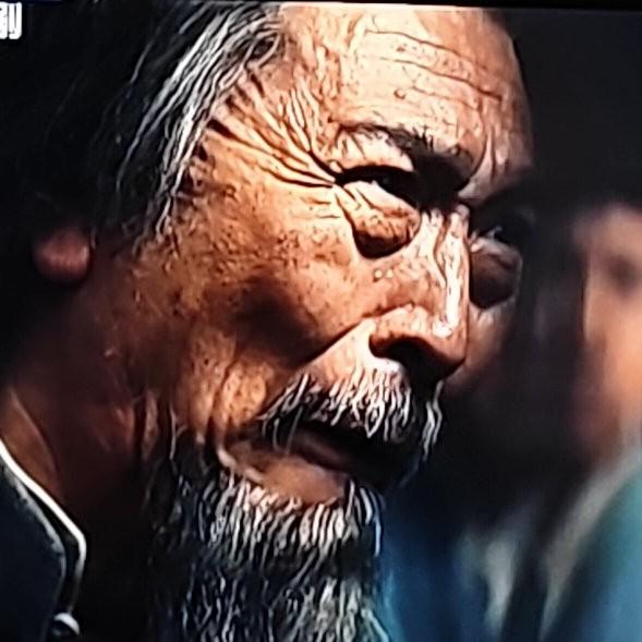 《八千里路云和月》里，张汝贤太有骨气了！侄子张云旗欠高利贷，想把房子卖给日本人藤