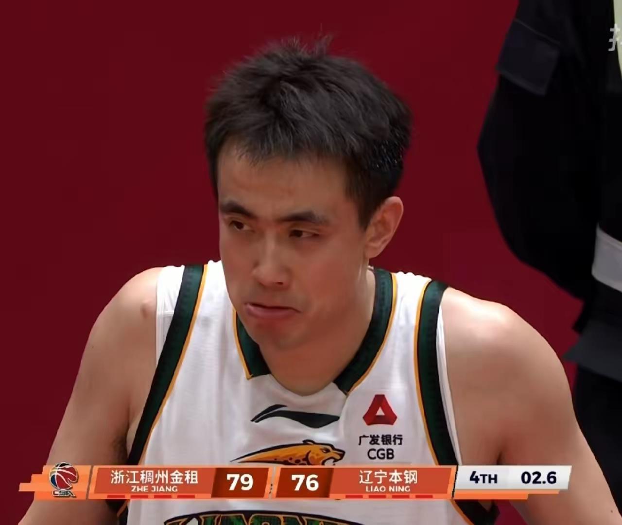 俗话说得好，拳怕少壮。赵继伟昨晚被18岁新秀李悦洲打爆了。赵继伟甚至被打得有点输