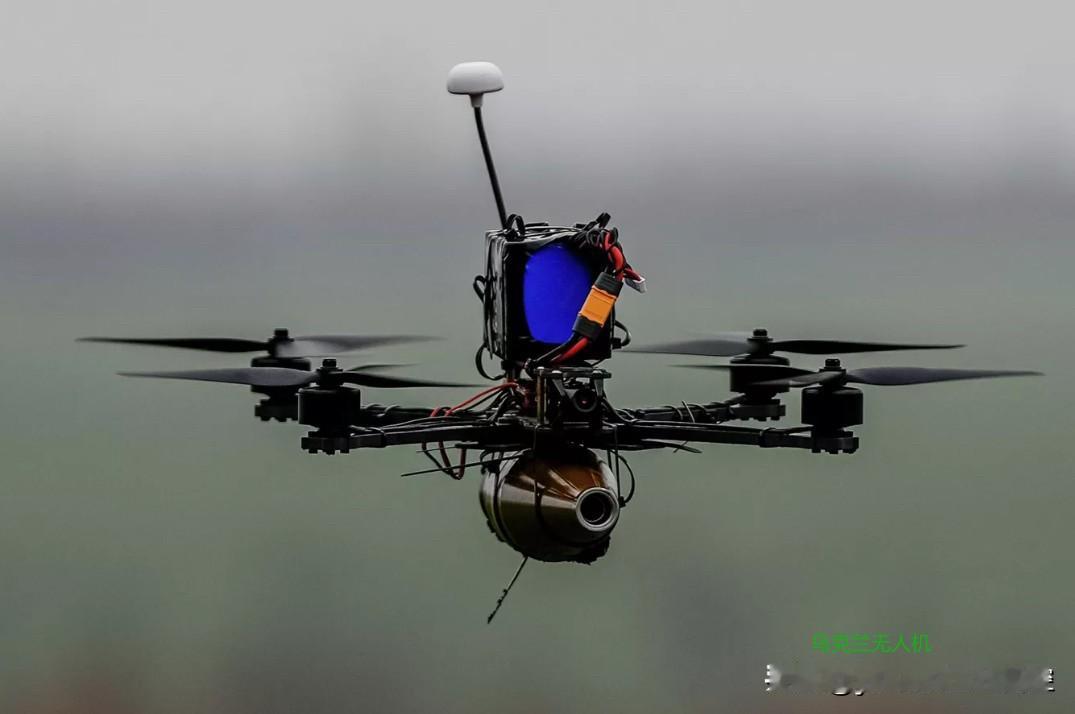 东部集群新闻中心15日发布消息：俄军东部集群近卫127摩步师第218坦