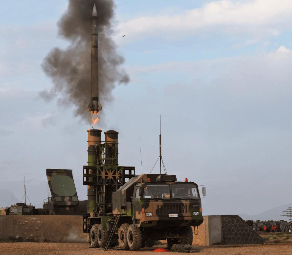 中国武器下一个需要实战检验的，很可能就是能不能击落美国的F-35隐身战机，眼下来