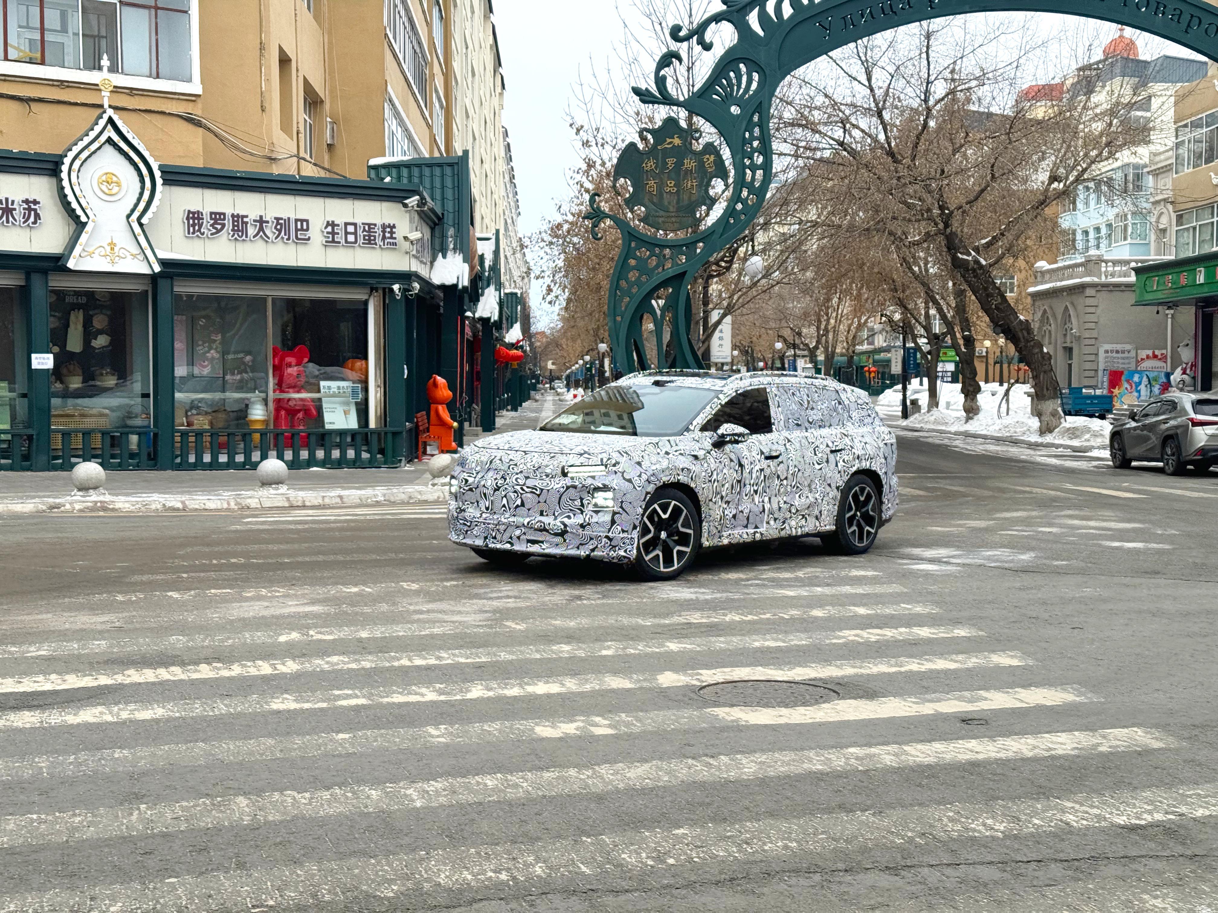 一汽-大众ID.AURA谍照曝光，定位纯电中型SUV，基于大众和小鹏联合开发的全