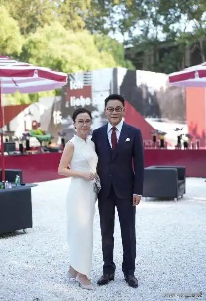 挺理解李国庆的选择。越来越发现那些文化越低，品味一般，土豪、暴发户这类人都喜