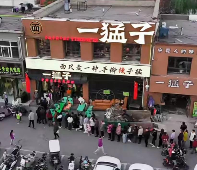 宁夏网红餐饮双子星：穆萨凭“妈妈的味道”稳健前行，嘉诚“猛子”转型挑战重重在宁