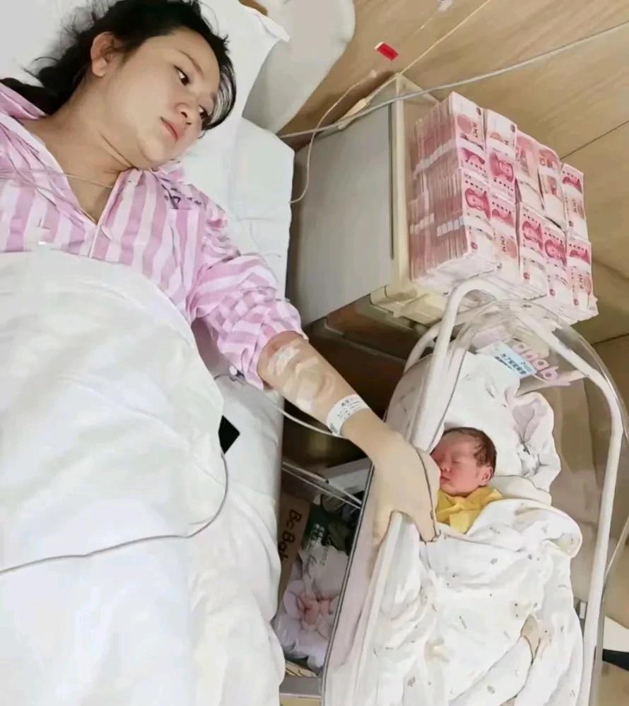 尴尬的一幕！一个年轻的妈妈吐槽，自己从怀孕到坐月子，婆婆始终都是在忙着料理生意，