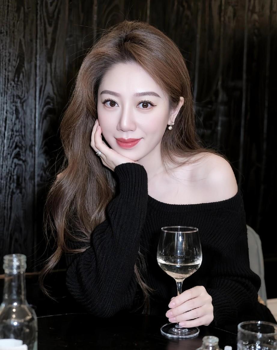 终其一生，我们都在找一个能说话的人，能听你说话，能听得懂你说话，能听你谁废话的人