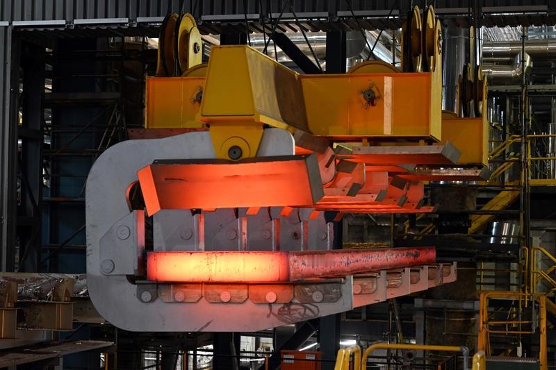 4月13日深夜，欧盟突然拍板，钢铁关税直接从25%拉到50%，免税配额一刀砍掉4