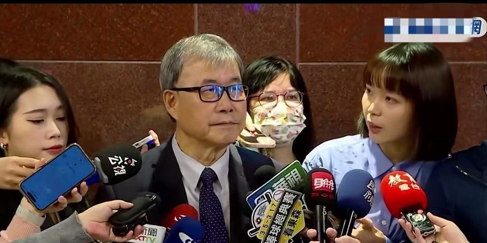 昨天（19日)，之前同被大陆列为“台独”顽固分子之一的台湾教育部门负责人郑英耀，