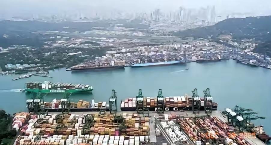 这又是一次重大胜利，贝莱德财团宣布退出！12月24日，贝莱德退出以228亿美元收