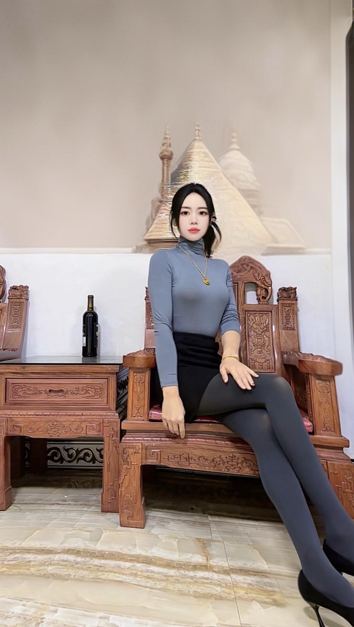 有福我接着,没福我硬享,命里有就有,没有我就抢,先苦不一定后甜,但先甜是真的甜了