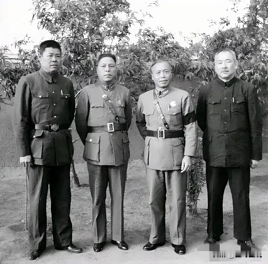 孙连仲在这四个人当中，虽然级别不是最高，但他表现的却非常显眼，不仅身高超过了另外