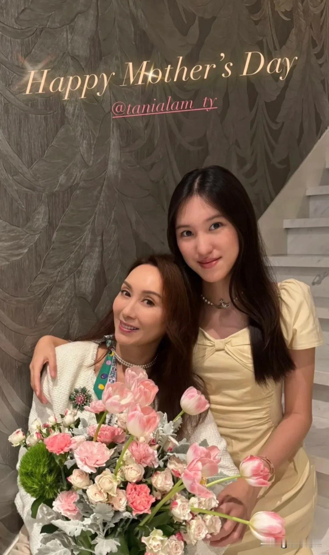 郭可盈晒和女儿母亲节照片，女儿林天若的眉眼，颜值，完全没有继承到她的优点。16