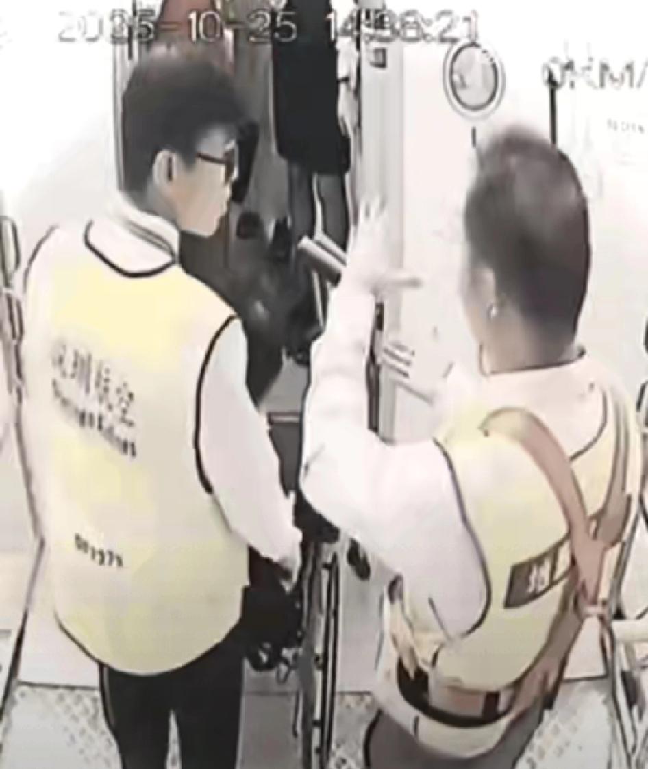 郑智化这事哪是反转，分明是把焦点带偏了！骂完又道歉，机场晒视频又整改，