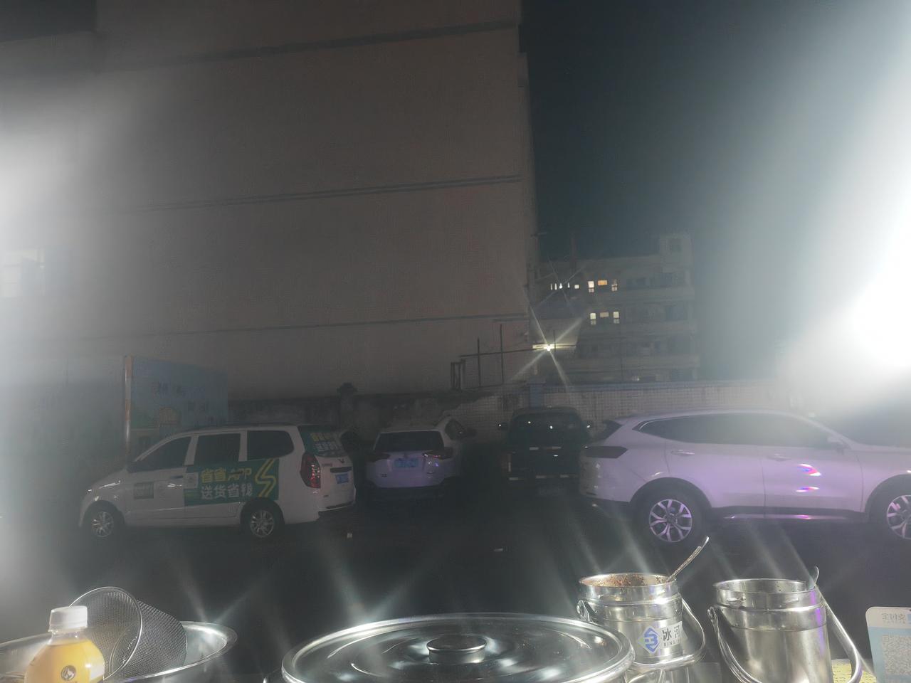 寂寞的夜晚，我的思想很简单，笑口常开[呲牙笑]好运连连，万事皆如意，幸福长相随！我