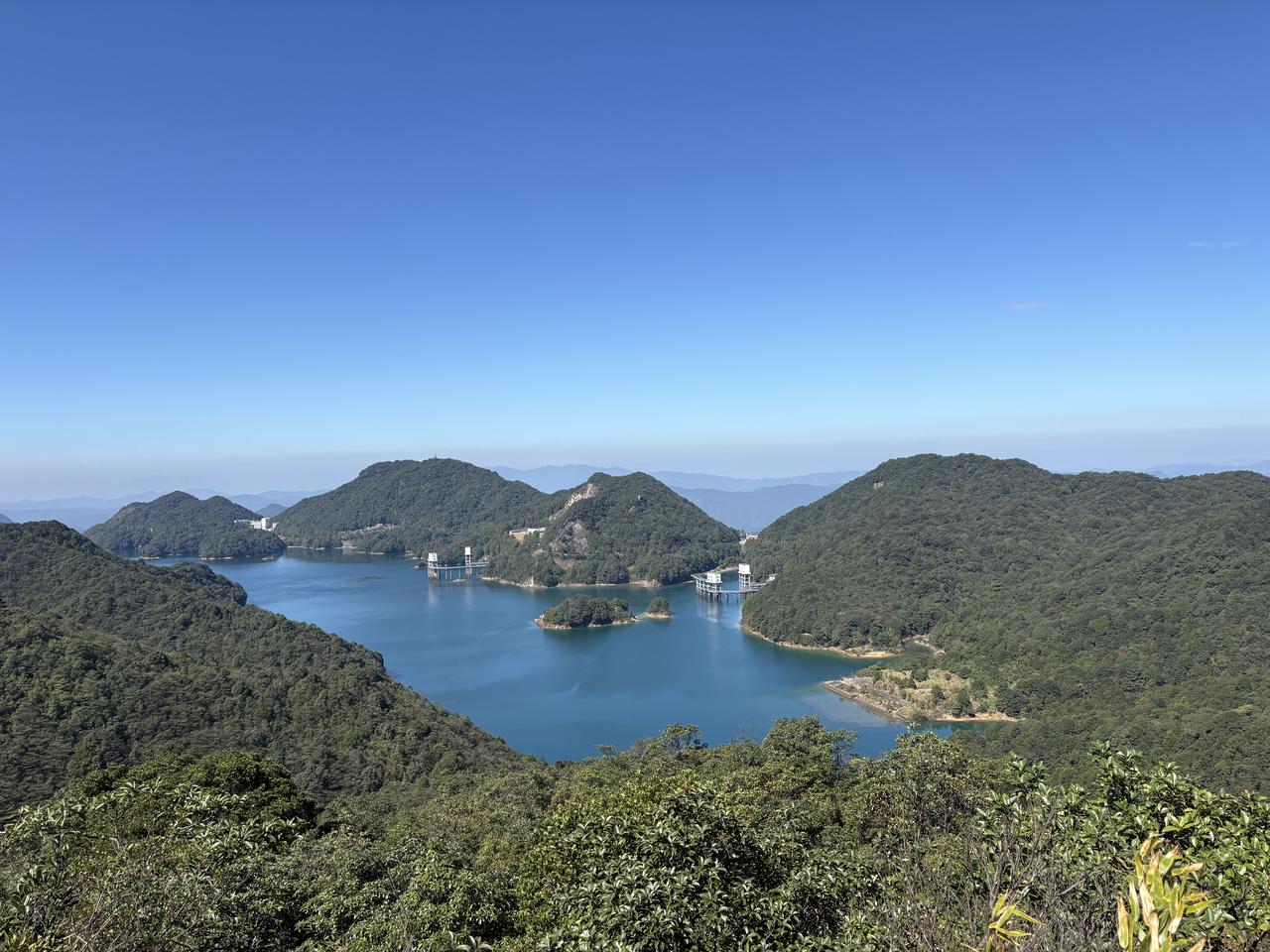 中建八局在深圳宝安机场项目上投标真的杀疯了，7个亿的最高限价4亿投标，下浮率达4