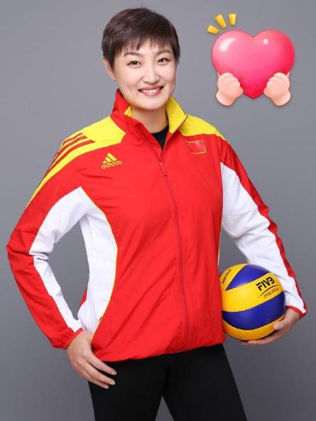 女排杨昊在2022年前后离婚这事挺让人意外的。她家庭条件优渥，和富商恋爱9年才步