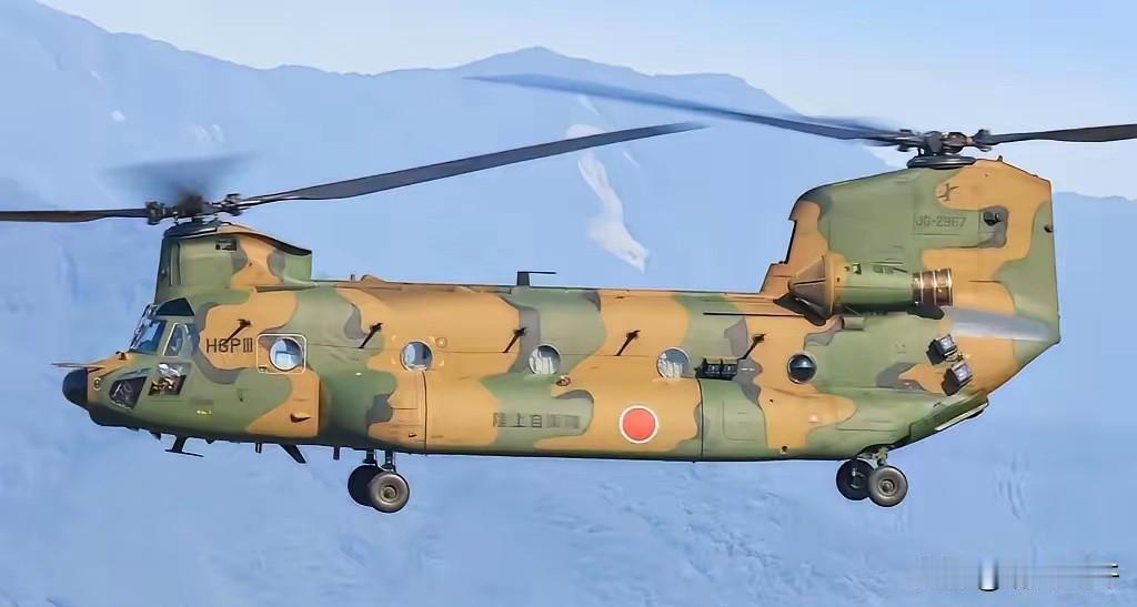 今天传出消息，日本自卫队一架CH-47JA直升机昨晚在静冈县上空又被激光照射10