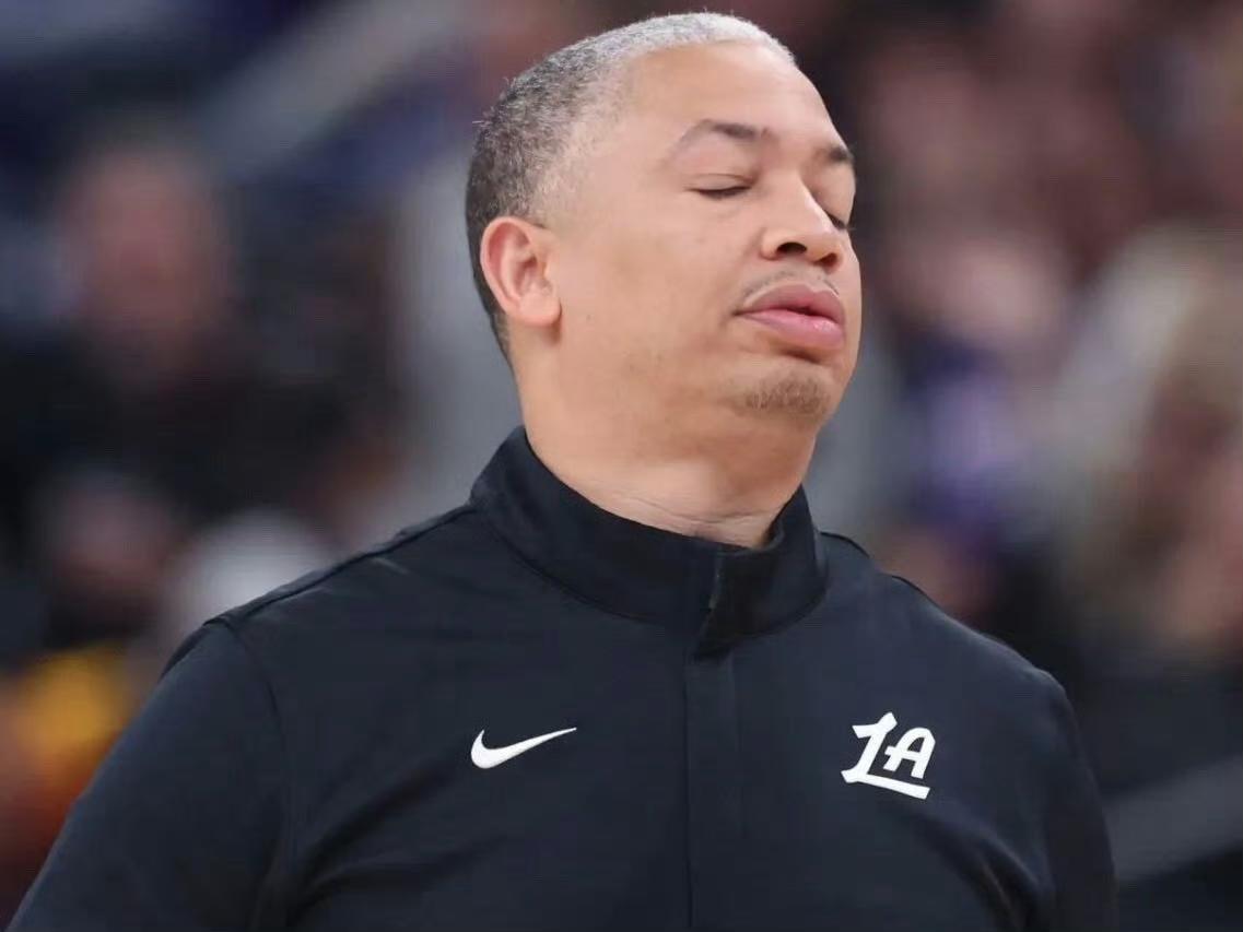 快船内部已经有人开始质疑泰伦卢的执教理念！一位不愿透露姓名的球员表示：我们每天