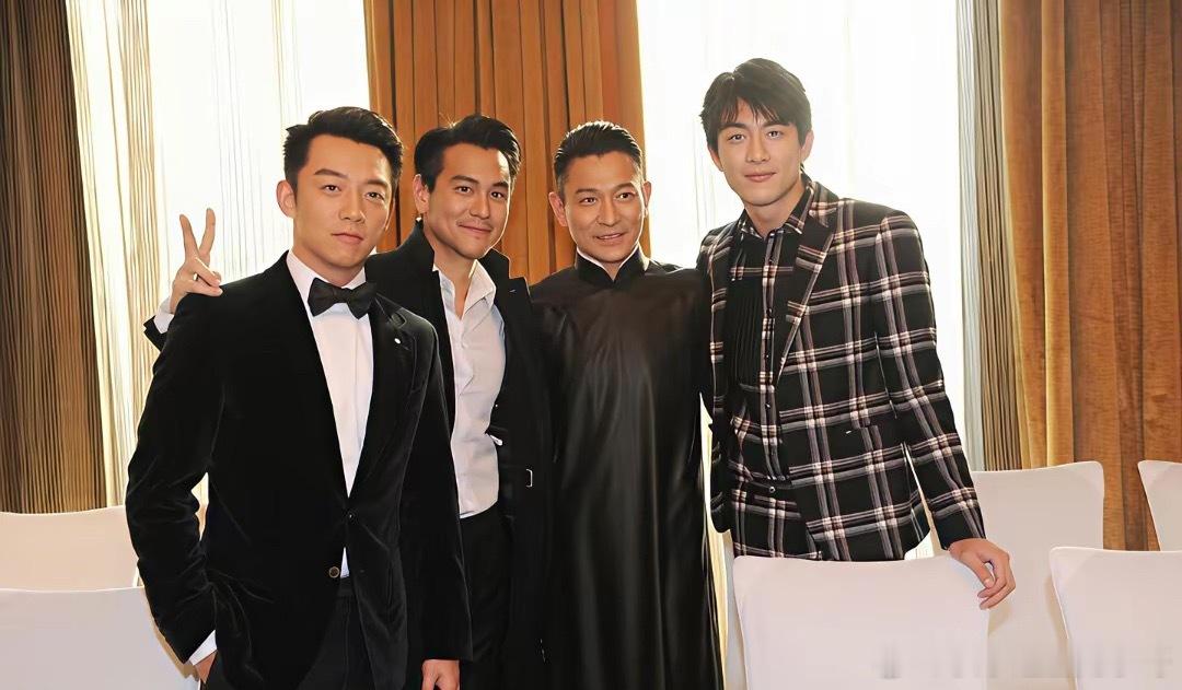 刘德华与林更新彭于晏郑恺合影，谁更帅？