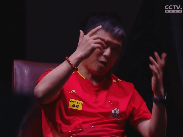 志强的命啊怎么那么苦！除了梁靖崑难过外，最难过和无奈的应该就是刘志强教练了，想哭