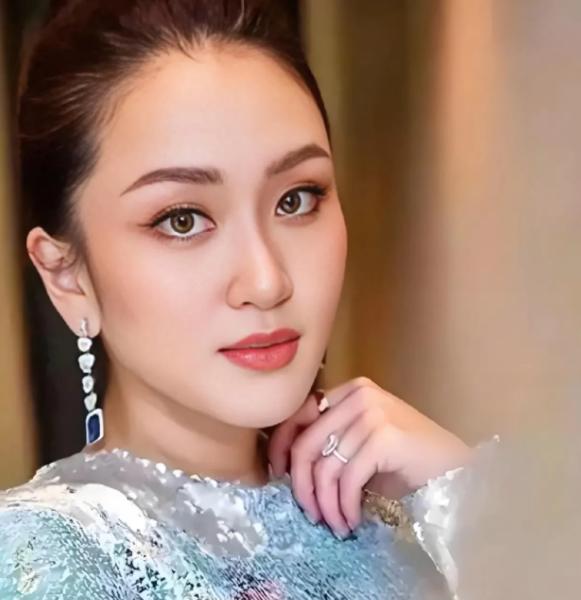 泰国大选终于要落下帷幕了，现在三位候选人都有可能当上总理。泰国2月8