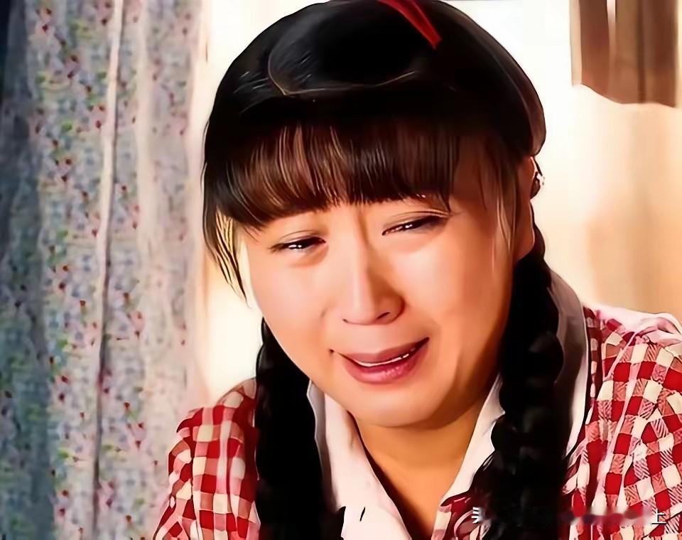 闫学晶一直有个标签，只要她在电视剧里出场，观众就知道谁是全剧最苦的人。她怼完网友