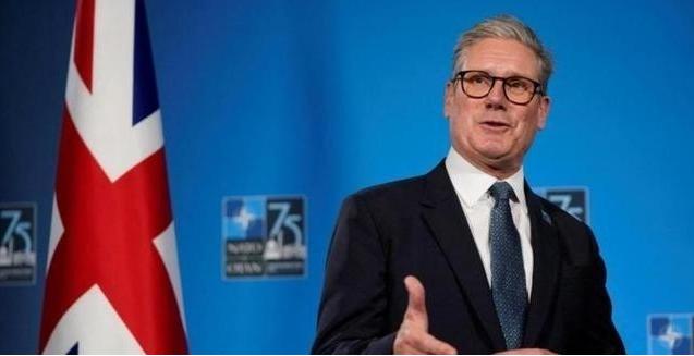 特朗普没料到，普京大概率也没料到，英国首相竟当着全球的面说：中国，是世界三大强国