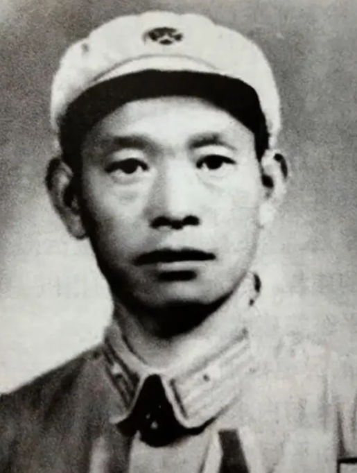 1943年，八路军电台台长<em>刘长生</em>，兴高采烈的去找组织申请结婚。可是组织并没有答应