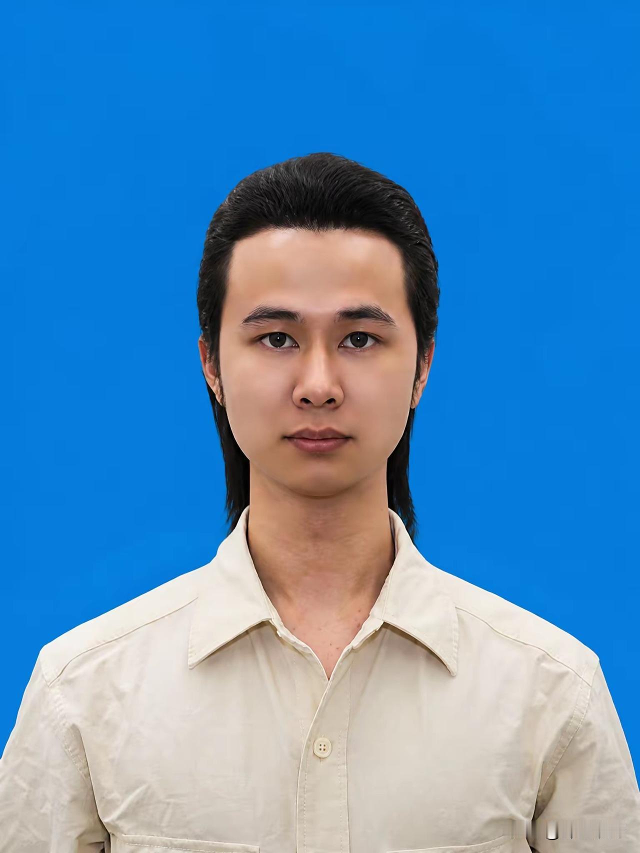 林佳泰，男，汉族，1995年11月生，广东省揭阳市揭东区霖磐镇东洲村居民。202