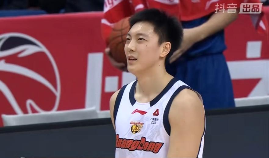 胡明轩怒砍3分，广东输山西锁定第5？广东东阳光战略性放弃？输给山西汾酒，战绩