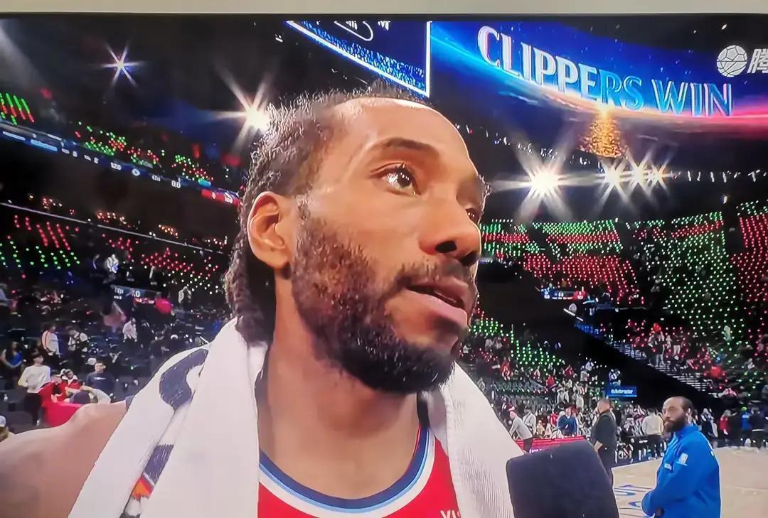 别盯着41分的莱昂纳德了，真正杀死火箭的，是快船场上没有中锋。申京出手16