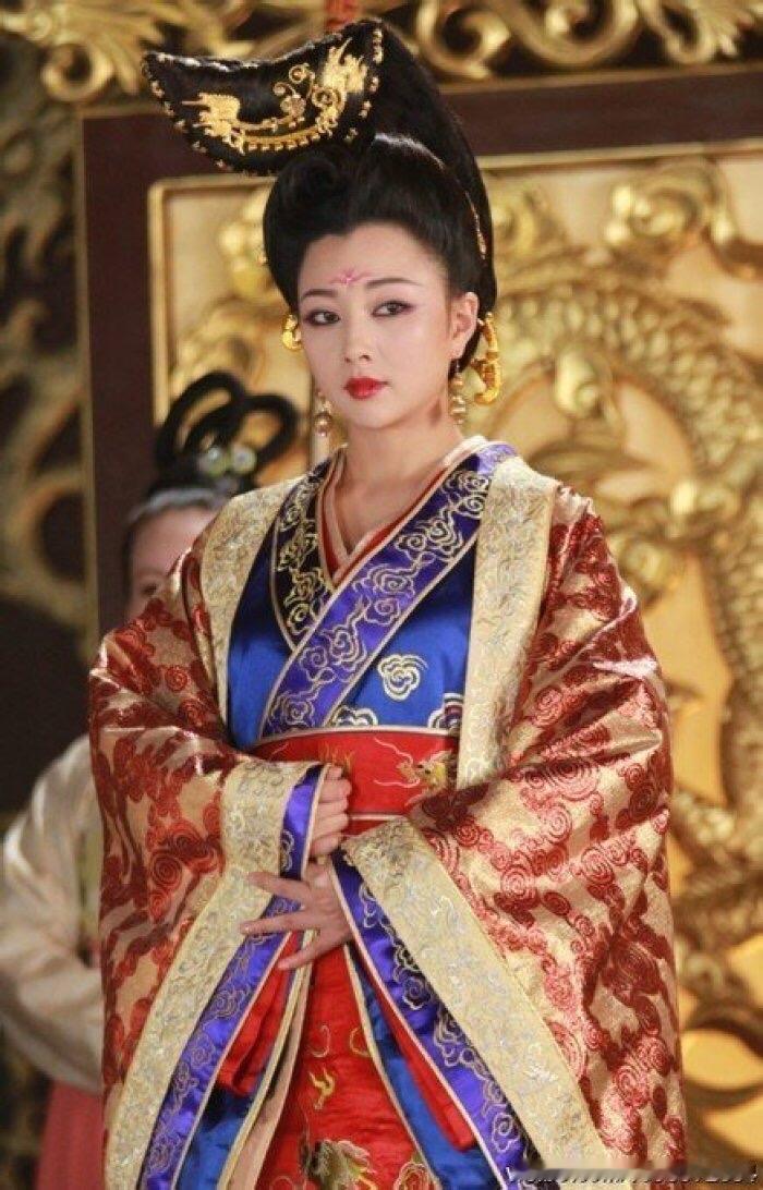 一代女皇武则天，留给世人6大未解之谜，一个比一个费解第一：名字之谜。武则天祖