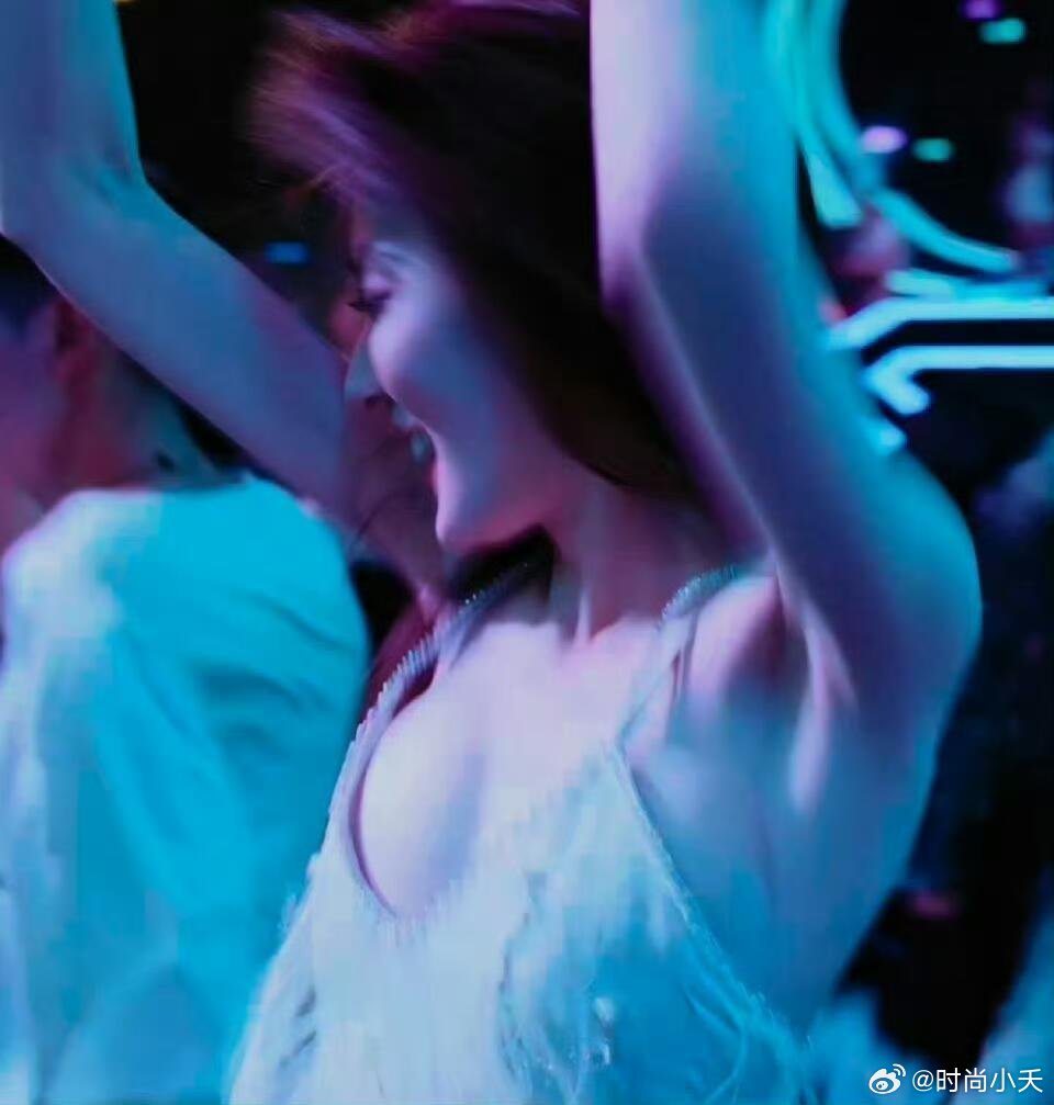 徐璐再不进组，我就当你天天泡夜店哦