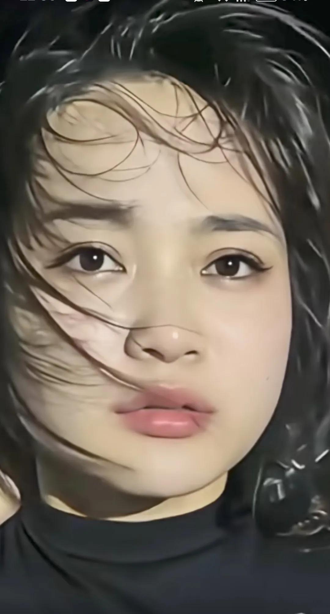 这个女人到底是干了一件什么了不起的事呀，这两天关于她的视频，在抖音上都被刷疯了。