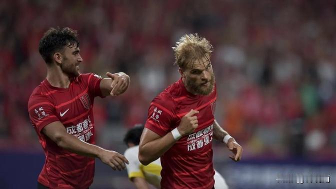 惊闻前成都蓉城32岁外援中后卫提莫退役了!提莫在接受荷兰媒体采访时表示，他已结