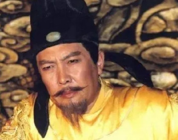 639年，李世民试探性地问44岁的尉迟敬德：朕听说你想造反，是真的吗？尉迟敬德先