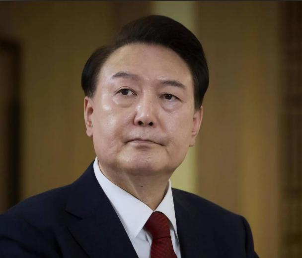 李在明未必就能把尹锡悦给收拾了。李在明想通过特检组调查拿捏尹锡悦，但从眼下情