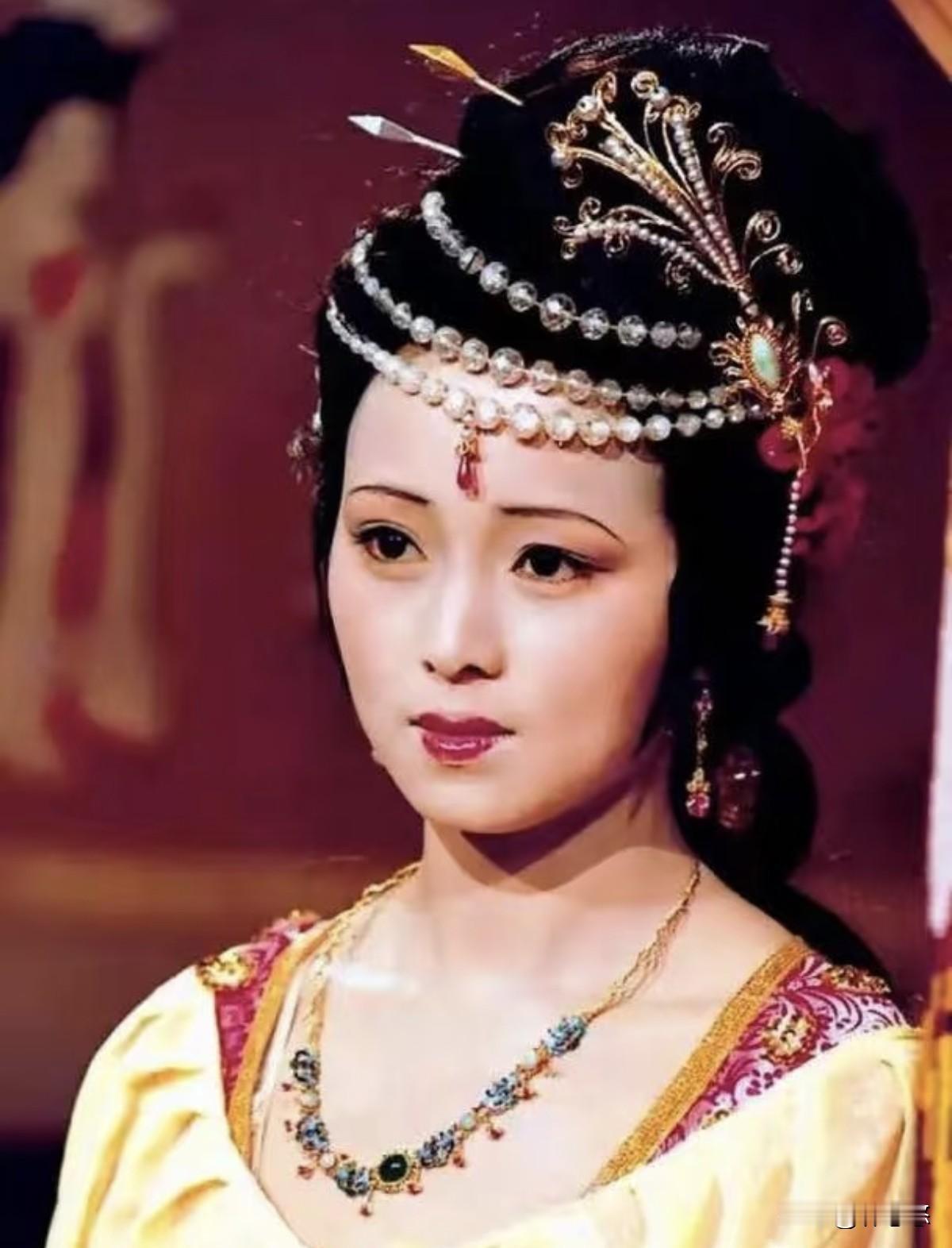 以前看《红楼梦》我一直不理解凤姐为什么没有记得秦可卿给她托梦的内容，后边也没有那