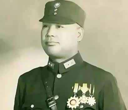 1975年，蒋介石于台北离世。消息传抵香港，蛰伏26载的关麟征一反常态，踏上了飞