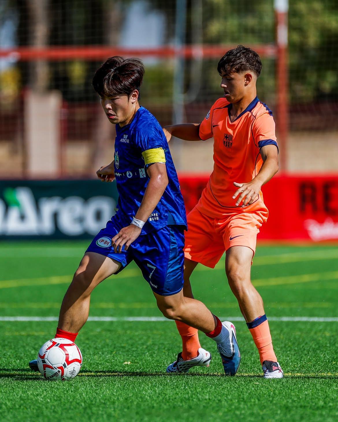 西班牙U18BEST杯|中国足球小将1:1巴塞罗那📷照片分享拉玛西亚稀盐酸青