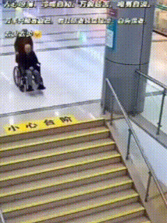 说来扎心了，老铁。不得不认清一个残酷的现实：都说夫妻本是同林鸟，但是大难临头各