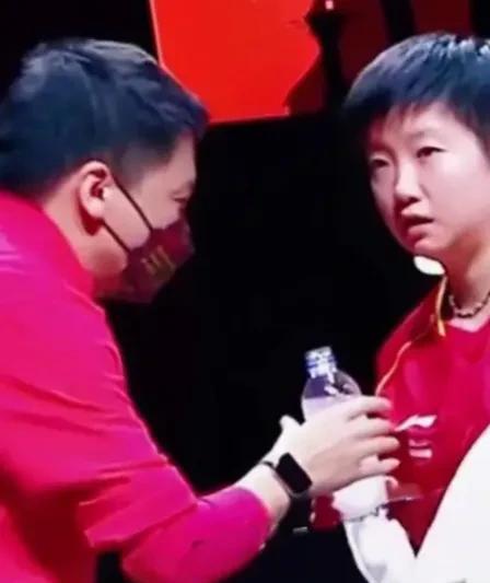 陈玘彻底被激怒了，他向全网开战！你看他最近发的博文（下图），句句在吼，全篇文字